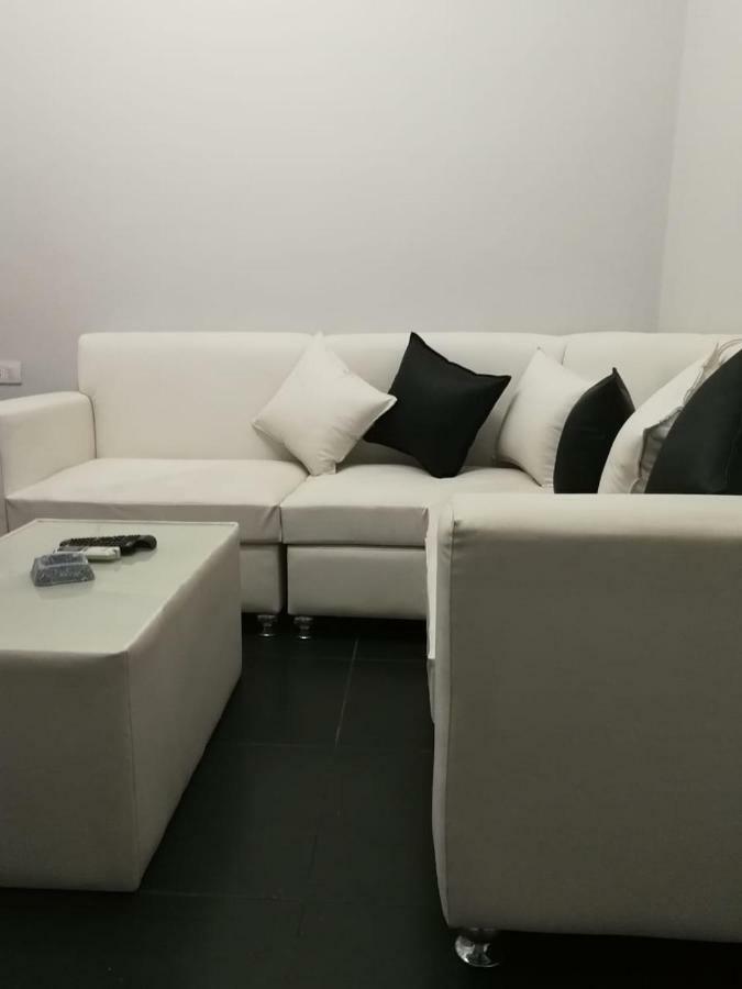 Lovely Apartment With Side Sea View Located In The Heart Of The Alexandria Exteriör bild