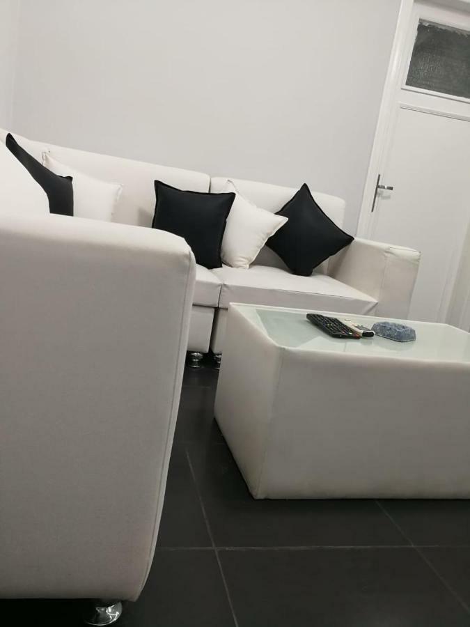 Lovely Apartment With Side Sea View Located In The Heart Of The Alexandria Exteriör bild