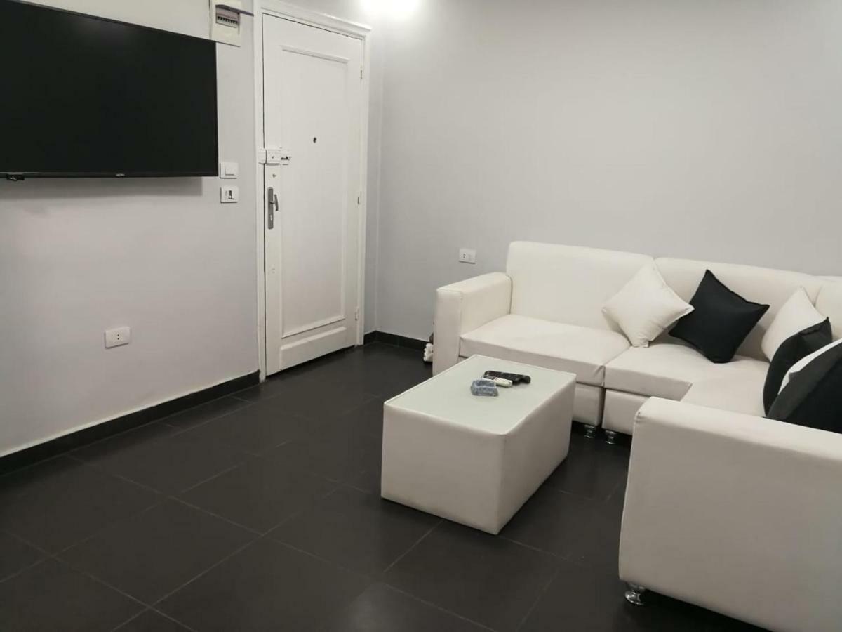 Lovely Apartment With Side Sea View Located In The Heart Of The Alexandria Exteriör bild